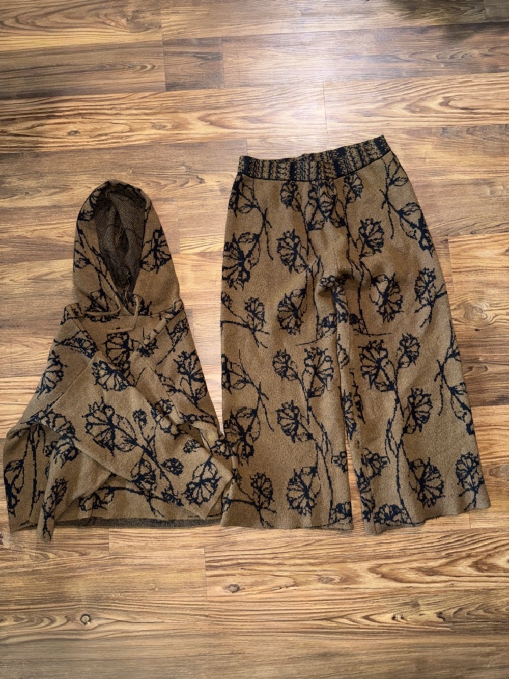 Brown and Black Floral Knit Set